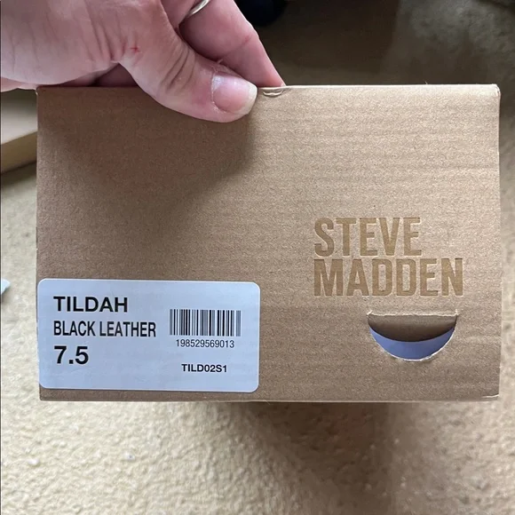 Steve Madden Elegant Black Strappy Heels - Picture 8 of 8